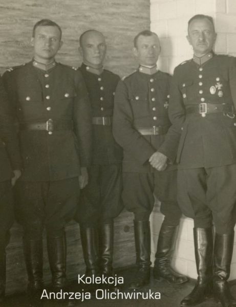 Na zdjęciu znajduje się czterech żołnierzy KOP.