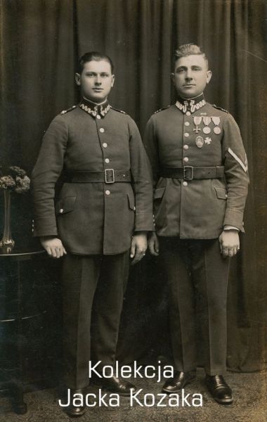 Zdjęcie pozowane dwóch żołnierzy KOP.