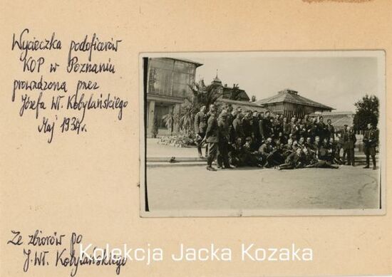 Zdjęcie wycieczki podoficerów KOP w Poznaniu, maj 1934 r. Wycieczka prowadzona przez Józefa Wł. Kobylańskiego.