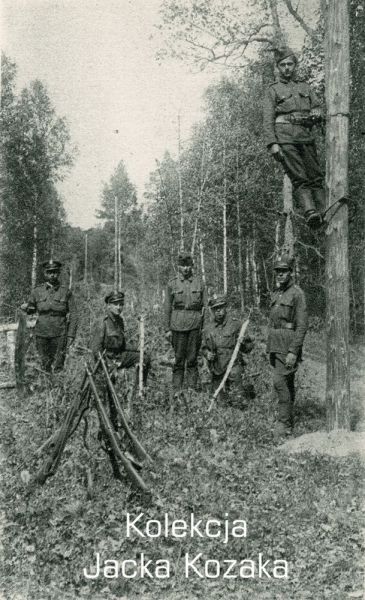 Na zdjęciu znajduje się pięciu żołnierzy Korpusu Ochrony Pogranicza.