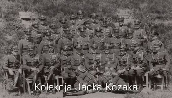Na zdjęciu znajduje się liczna grupa żołnierzy Korpusu Ochrony Pogranicza.