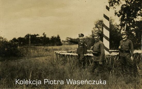 Trzech żołnierzy KOP, Łuki - dwór, 3 lipca 1930 r.