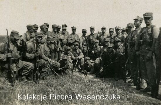 Portret grupowy żołnierzy KOP z bronią